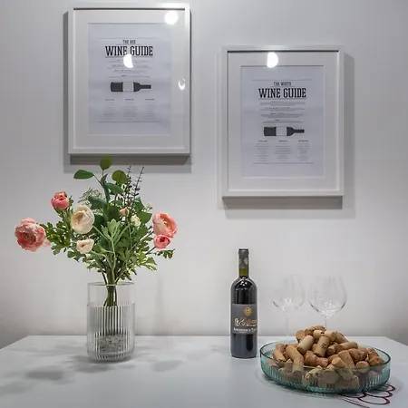 Wine Ciliegiolo Apartment *