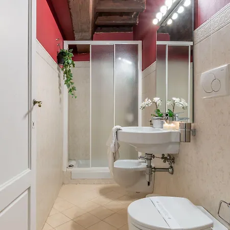 Wine Ciliegiolo شقة